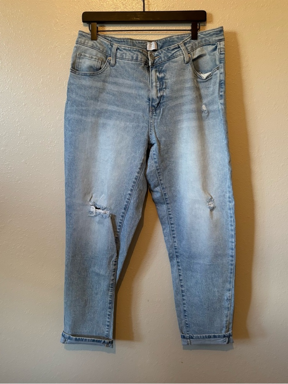 Time & tru light wash jeans